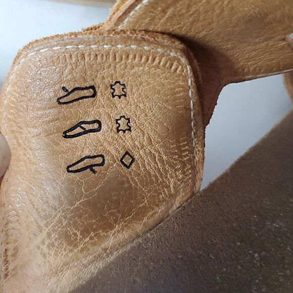 Think! Women's Suede Floral Embroidered Cut Out Slip On Sandal Camel Slides 40 - Picture 12 of 12